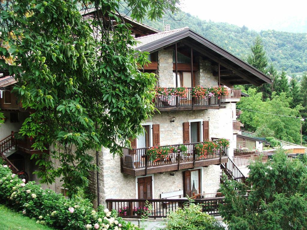Antica Casa Ortensia Riva del Garda Quarto foto