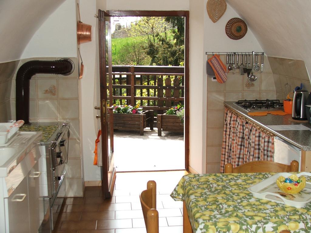 Antica Casa Ortensia Riva del Garda Exterior foto