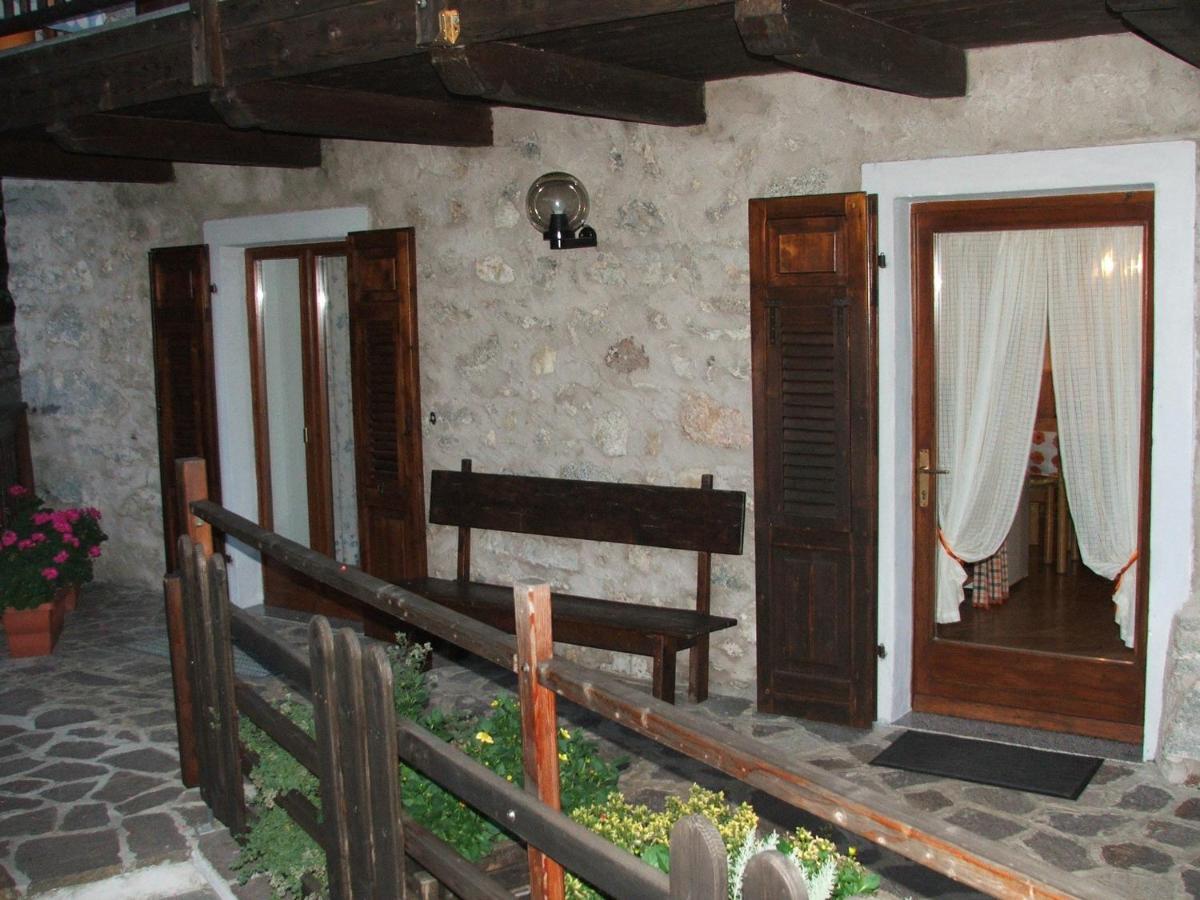 Antica Casa Ortensia Riva del Garda Quarto foto